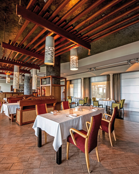 Le Meridien Al Aqah Beach Resort