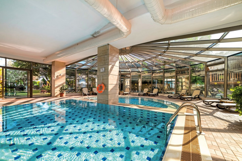 Commodore Elite Suites & Spa