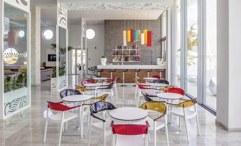 Nicholas Color Hotel