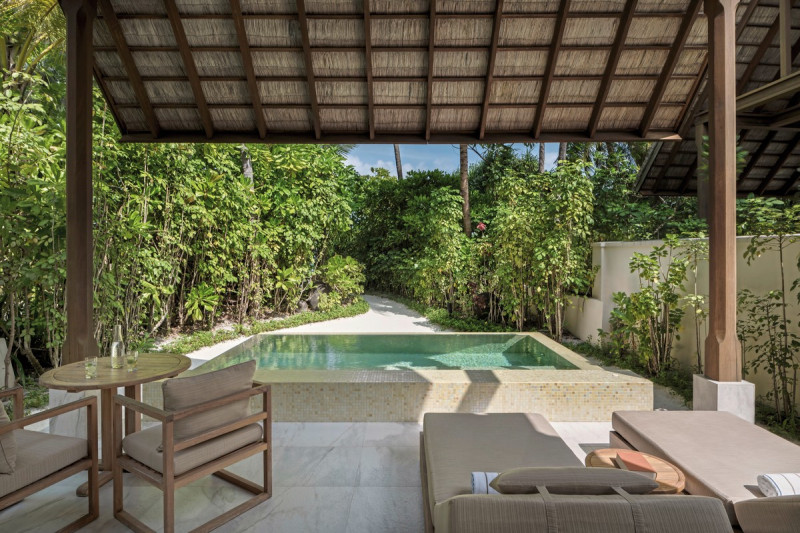 Deluxe Beach Villa with Pool