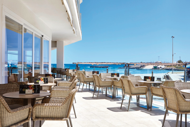 Universal Hotel Perla