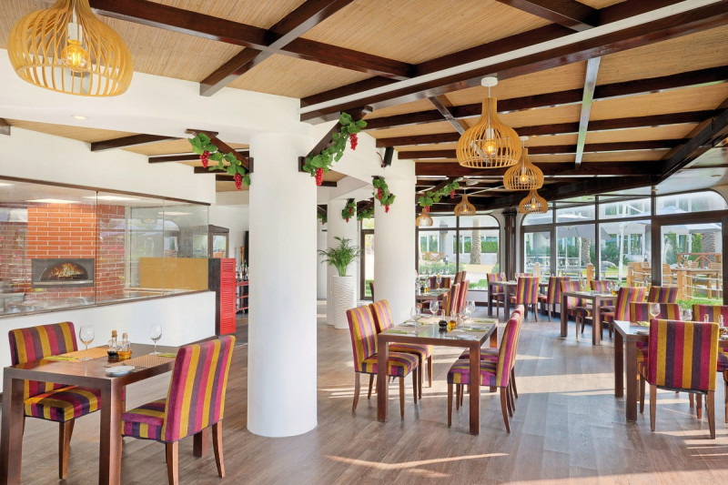 Al Habtoor Grand Resort, Autograph Collection