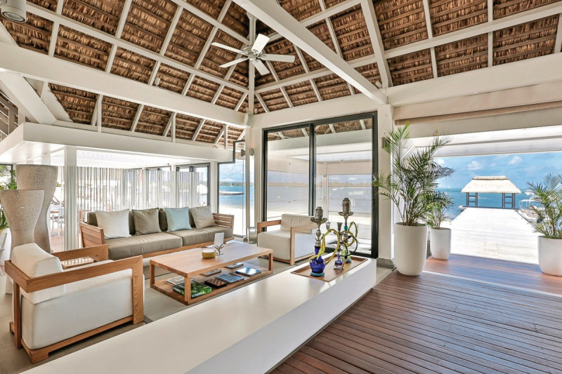 The Bay Club at Anahita