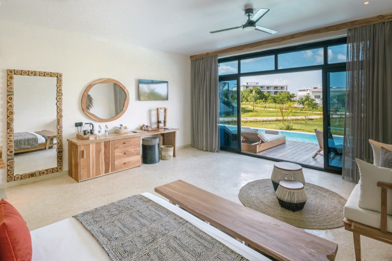 Swim-Up Juniorsuite 