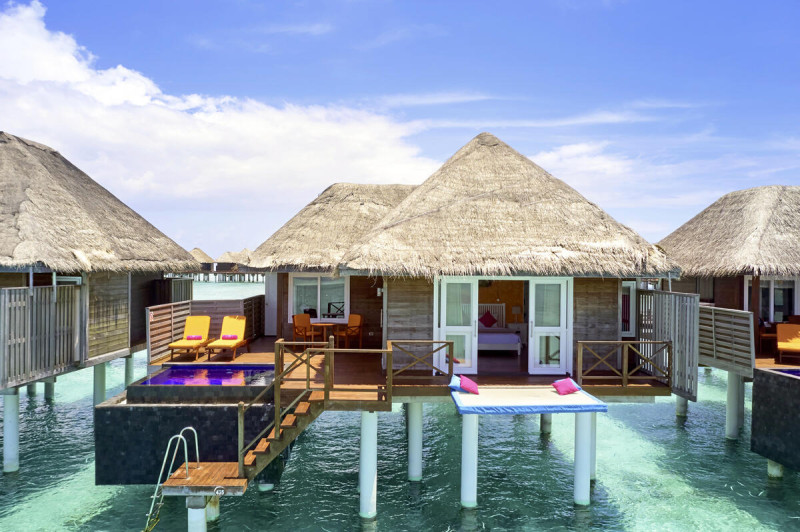 Wohnbeispiel Water Villa with Pool