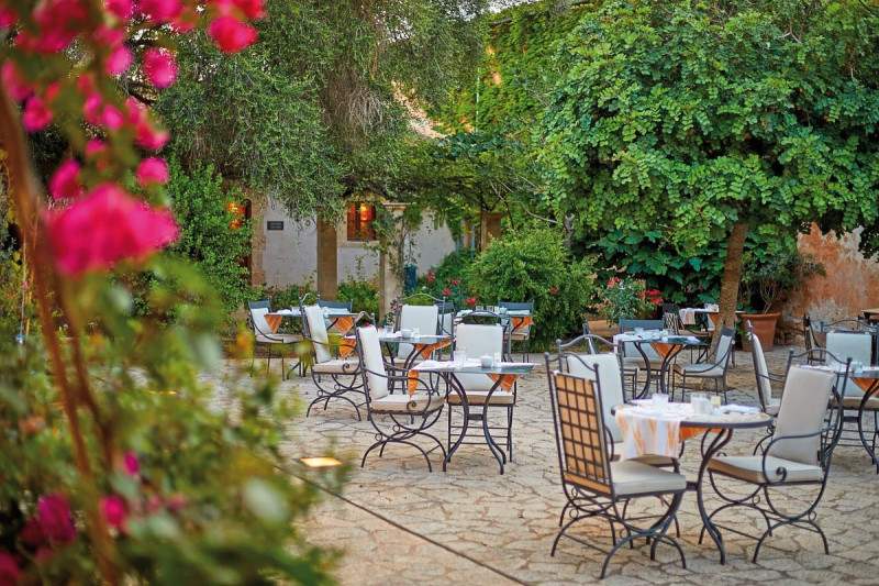 Cot&oacute; Cocktail Bar