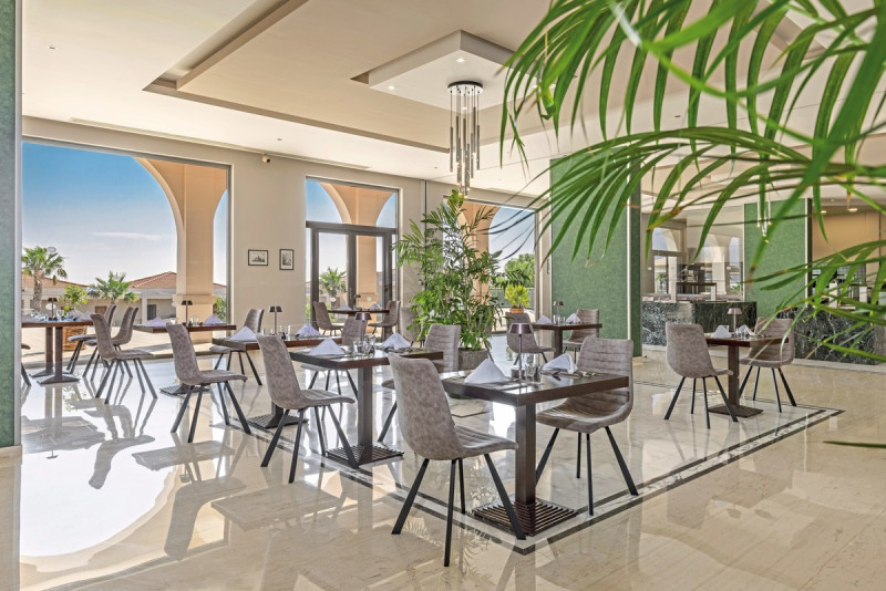 Kresten Royal Euphoria Resort 