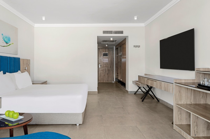 Wohnbeispiel Doppelzimmer Deluxe Poolblick