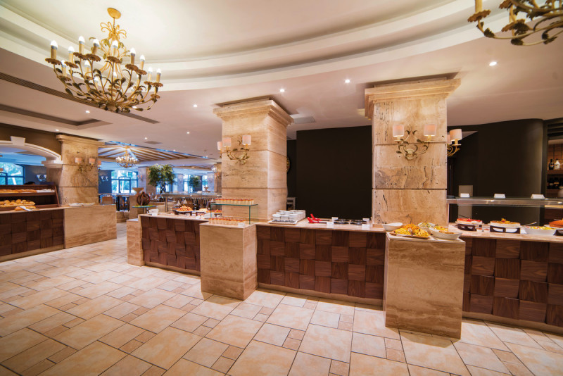 Maritim Antonine Hotel & Spa