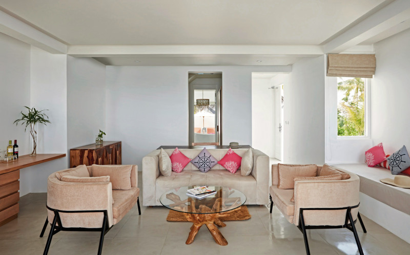 Wohnbeispiel Grand Beach Villa with Pool