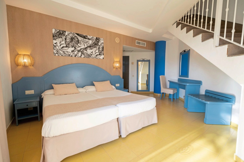 Wohnbeispiel Familienzimmer Poolblick