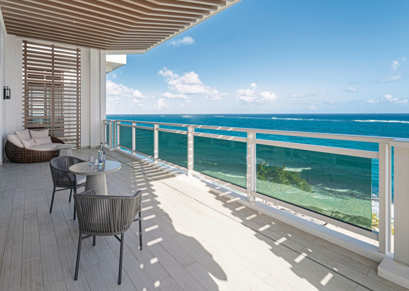 Wohnbeispiel Ocean Suite 2 Balconies Outdoor Tub King