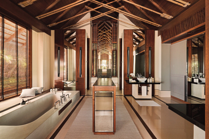 Grand Beach Villa with Pool 2 Bedrooms