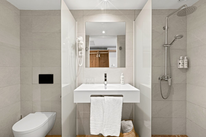 Palmanova Beach by THR