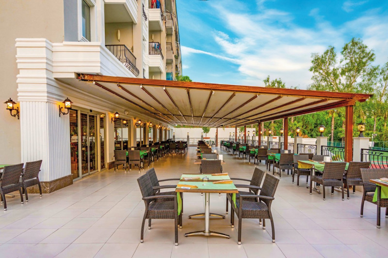 Royal Atlantis Beach