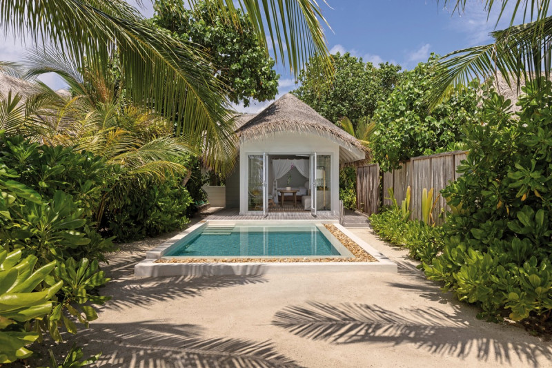 Deluxe Beach Villa with Pool