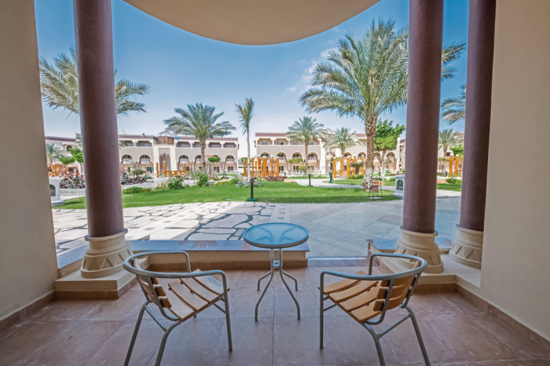 Beispiel Terrasse Doppelzimmer Standard Gartenblick