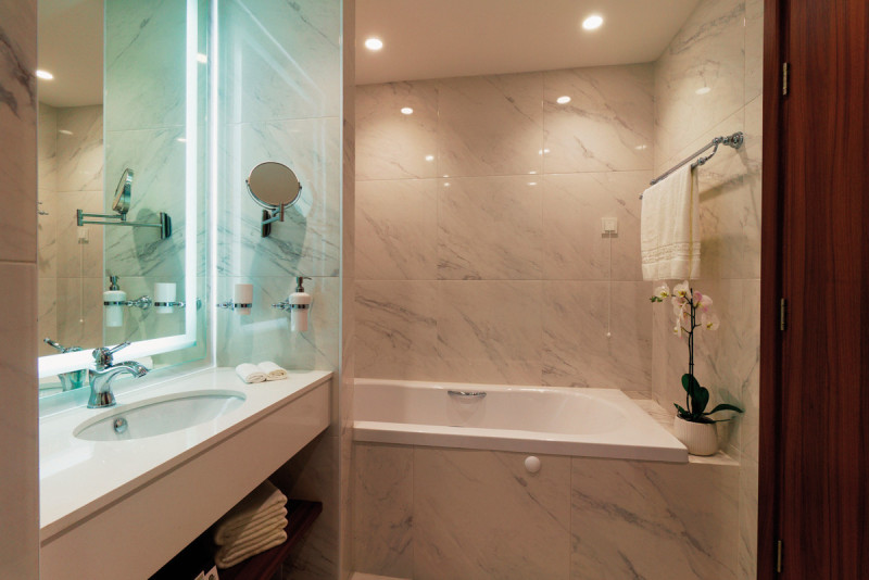 Astor Garden Hotel