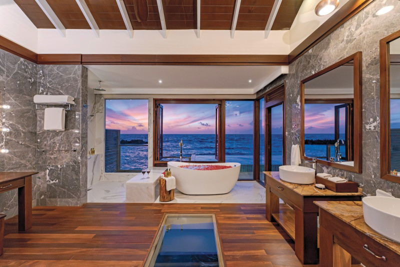 Beispiel Bad Sunset Water Villa with Pool