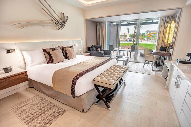 Wohnbeispiel Luxury Junior Suite Swim Out