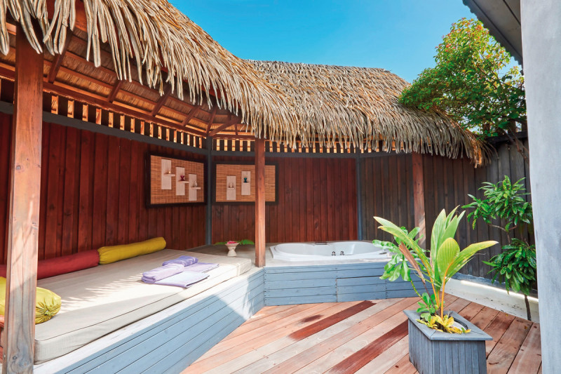 Wohnbeispiel Jacuzzi Beach Villa