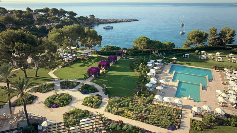 The St. Regis Mardavall Mallorca Resort