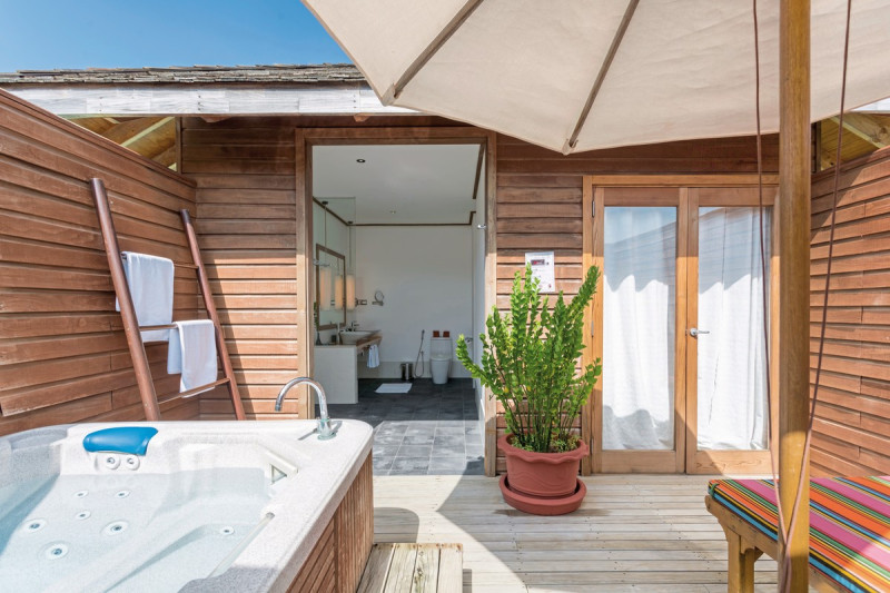 Wohnbeispiel Jacuzzi Water Villa