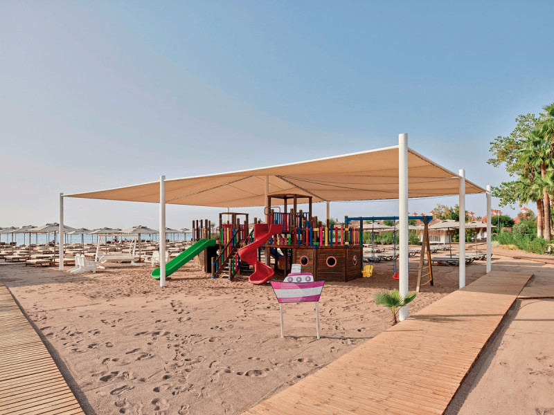 Lara Barut Collection