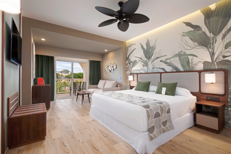 Wohnbeispiel Deluxe Room Pool View