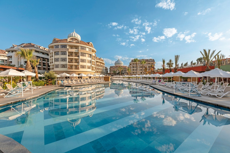 Kirman Belazur Resort & Spa