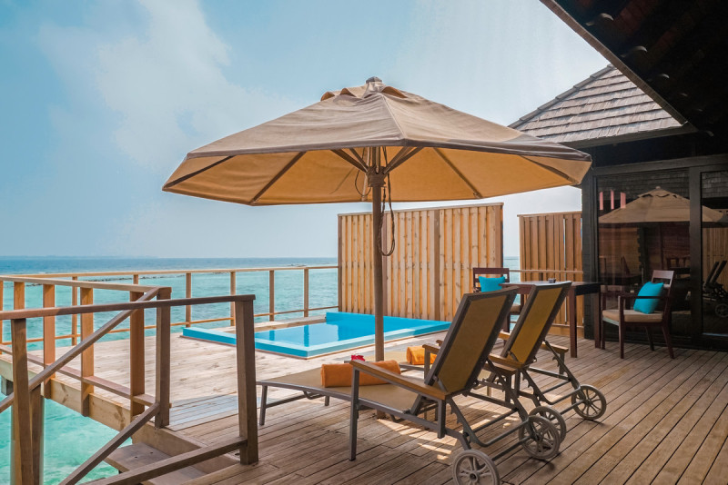 Wohnbeispiel Horizon Water Villa with Pool