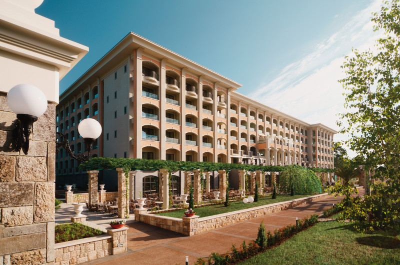 Astor Garden Hotel