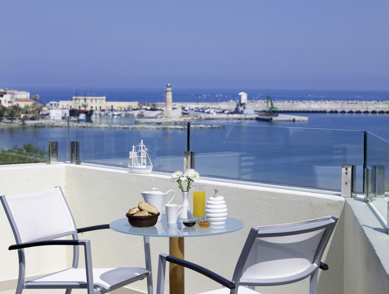 Kyma Suites Beach Hotel