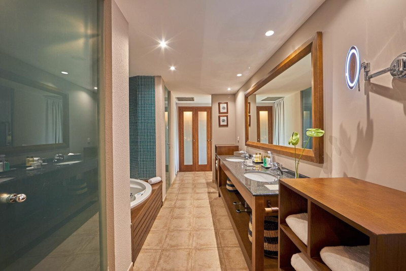 Wohnbeispiel Suite Swim up Preffered Club (Bad)