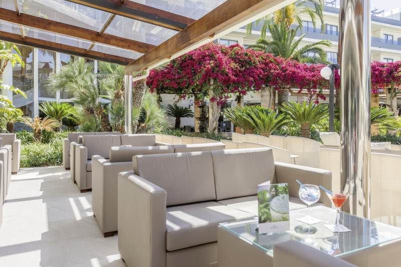 Zafiro Palmanova ●●●●○