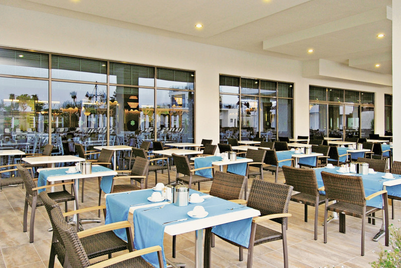 Commodore Elite Suite & Spa