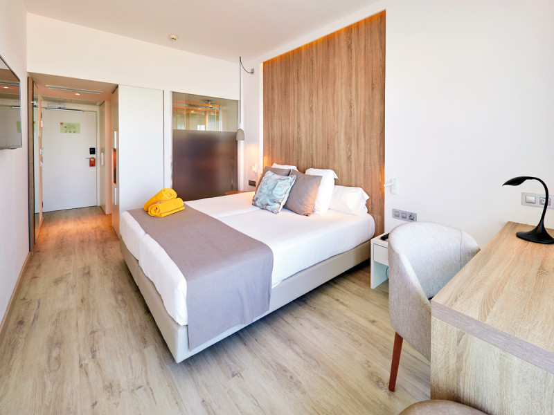 Wohnbeispiel Doppelzimmer Stra&szlig;enblick