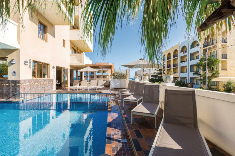 Theartemis Palace ●●●●○