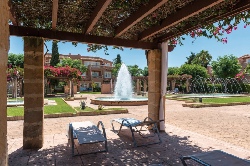 Ciudad Laurel ●●●○