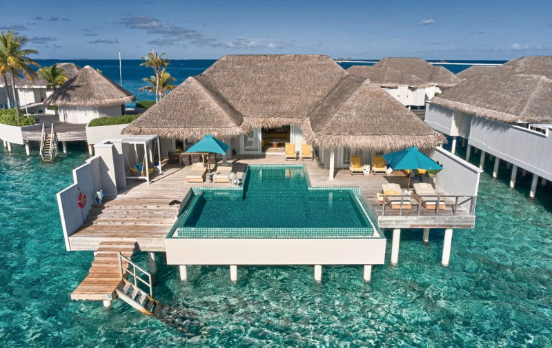 Wohnbeispiel Water Villa with Pool