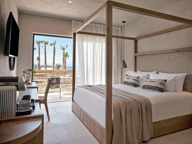Wohnbeispiel Doppelzimmer Deluxe Poolblick