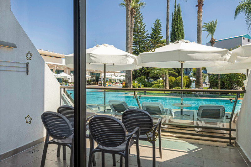 Beispiel Balkon Familienzimmer Poolblick