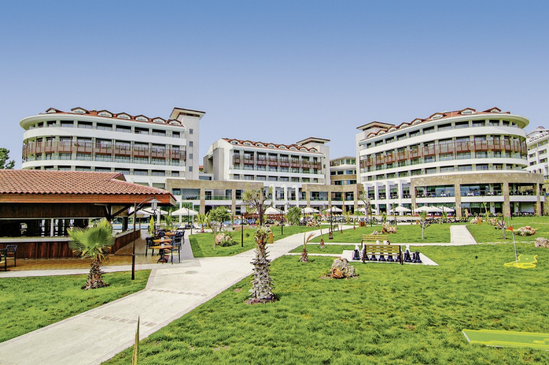 Alba Royal Hotel ●●●●●
