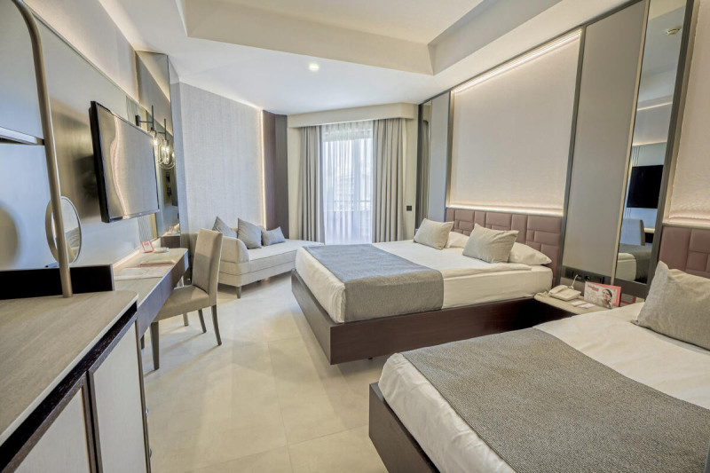 Orange Palace Hotel ●●●●○