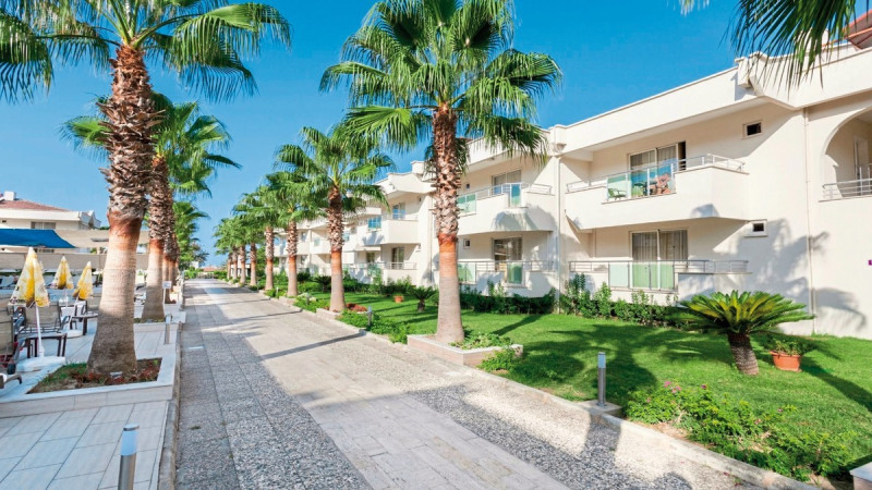 Dream Family Club ●●●●○