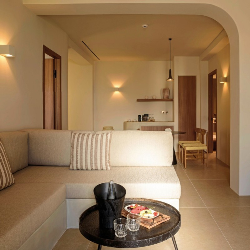Elessa Hotel ●●●●●