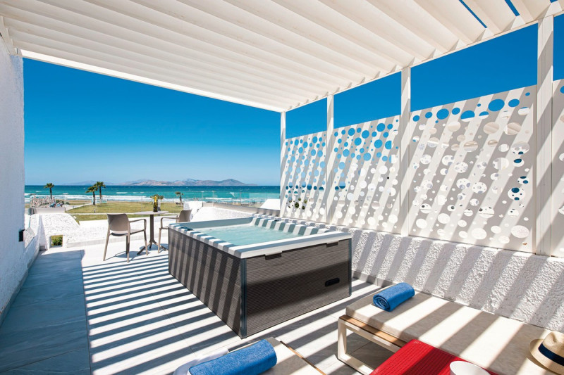 Aeolos Beach Hotel ●●●●