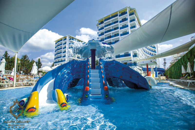 Azura Deluxe Resort & Spa Hotel