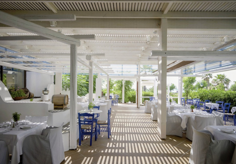 Esperos Palace ●●●●○