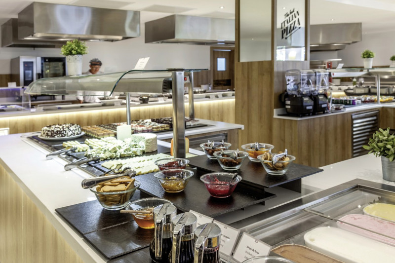 Zafiro Palmanova ●●●●○